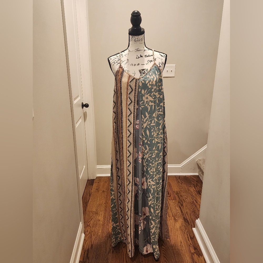 GGIO USA Leaf Print Maxi Dress